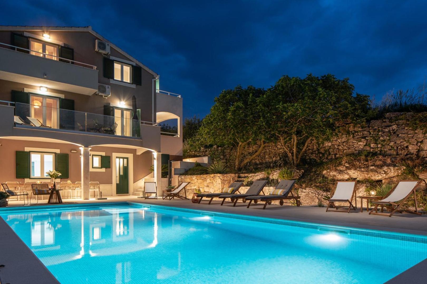 New! Villa Mamma Mia, A 6-Bedroom Property With 40Sqm Pool Ποντστράνα Εξωτερικό φωτογραφία