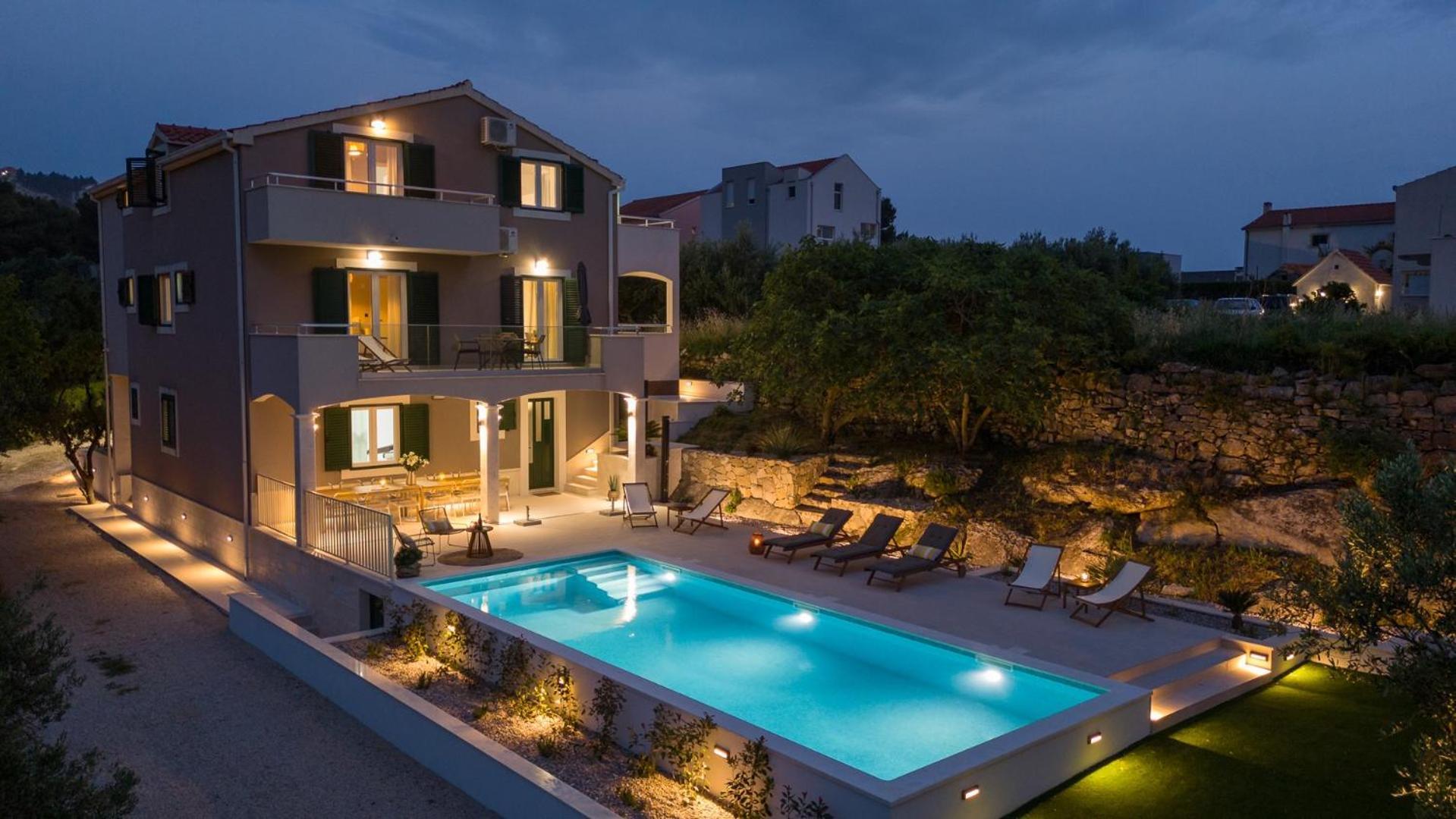 New! Villa Mamma Mia, A 6-Bedroom Property With 40Sqm Pool Ποντστράνα Εξωτερικό φωτογραφία