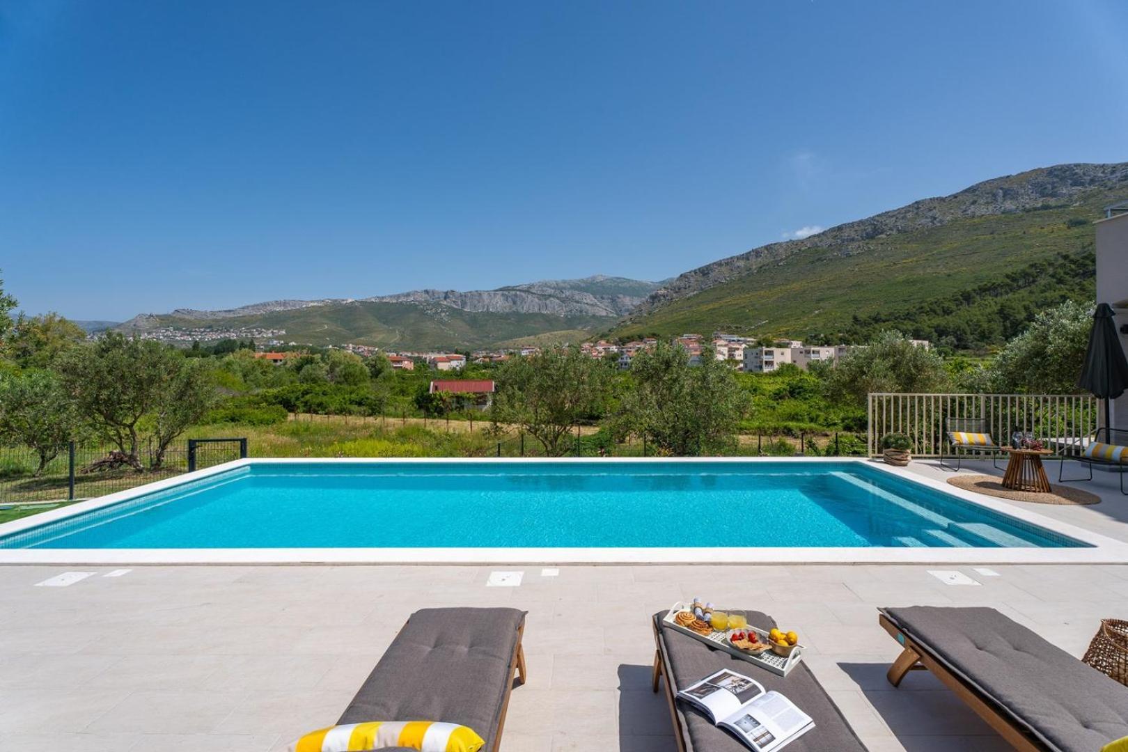 New! Villa Mamma Mia, A 6-Bedroom Property With 40Sqm Pool Ποντστράνα Εξωτερικό φωτογραφία