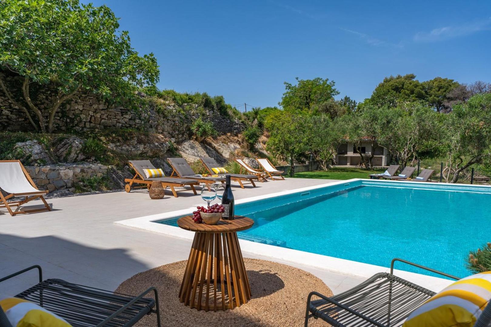 New! Villa Mamma Mia, A 6-Bedroom Property With 40Sqm Pool Ποντστράνα Εξωτερικό φωτογραφία